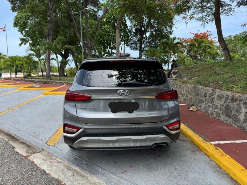Hyundai Santa Fe SE 2019
