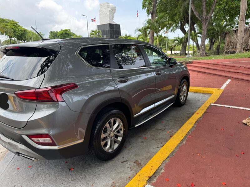 Hyundai Santa Fe SE 2019