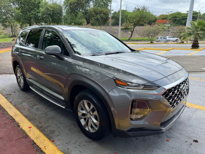 Hyundai Santa Fe SE 2019